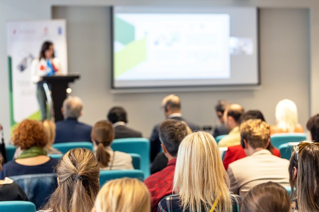Breaking Barriers: How to Effectively Communicate Across Cultures in Business